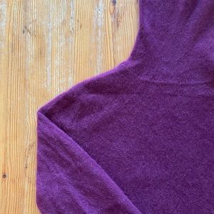 100% Cashmere Garnet Hill Plum Turtleneck